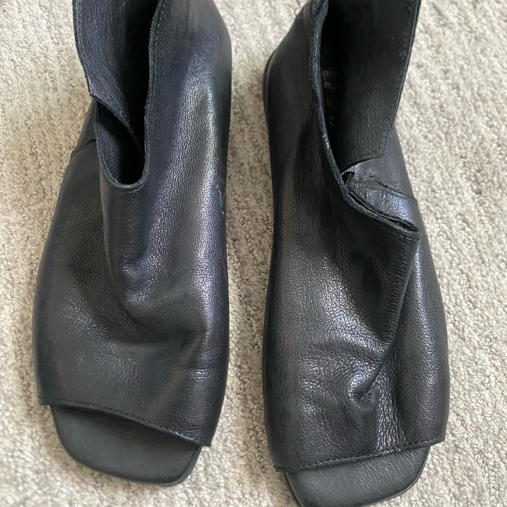 Black Leather Open-Toe Slip-On Sandals